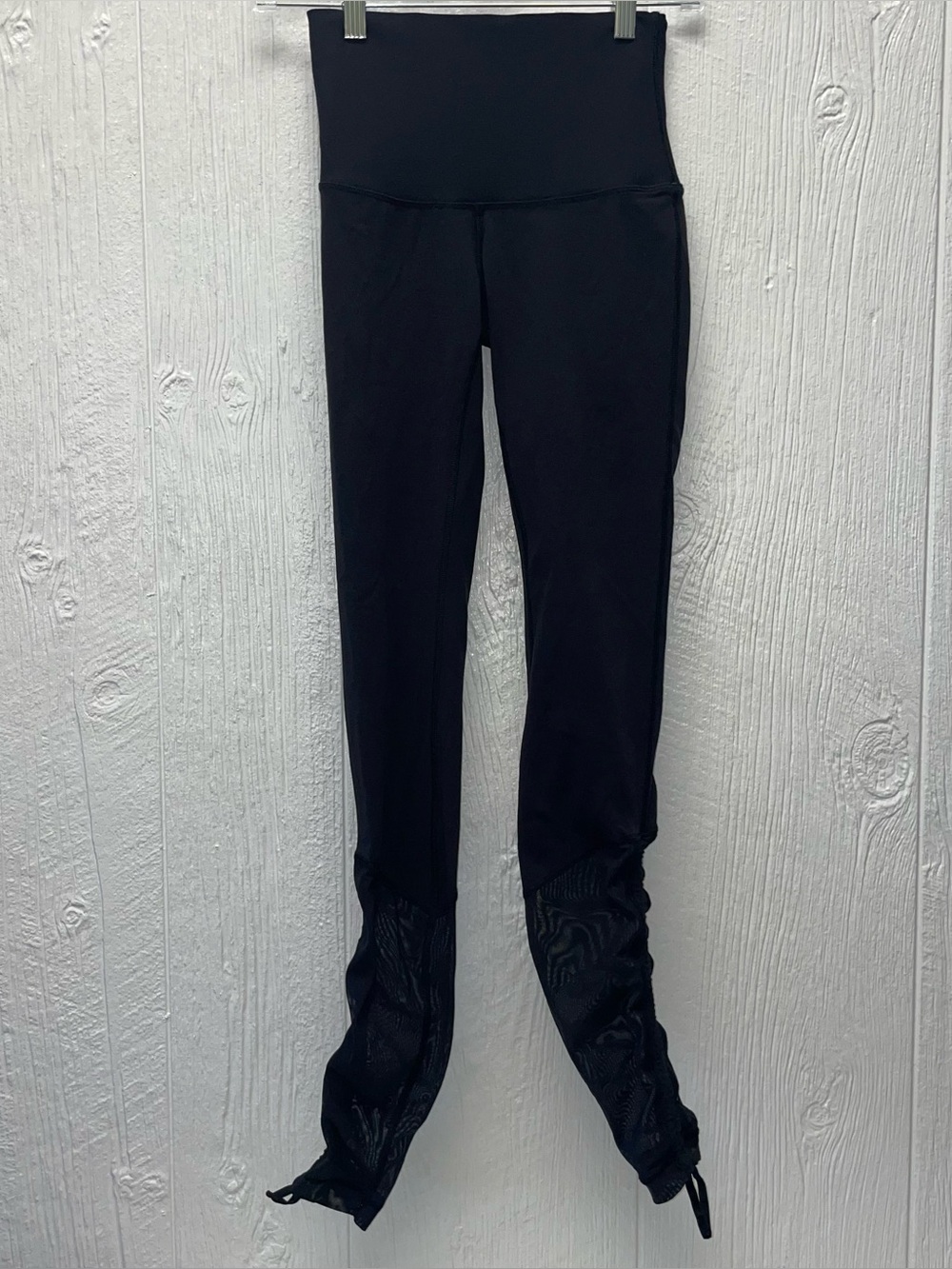 Women’s Lululemon Sweaty Endeavor Tight! Leggings With Mesh!
